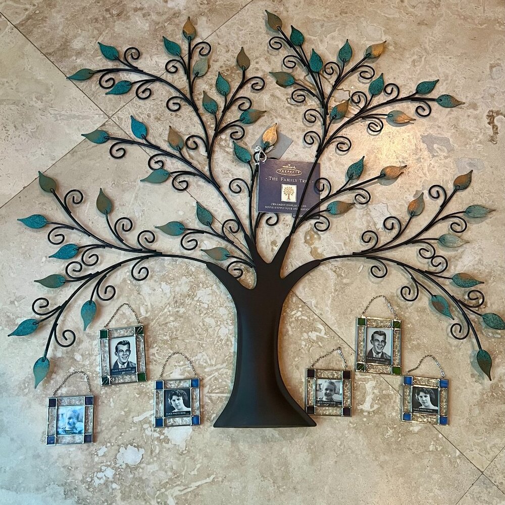 Hallmark 2002 The Family Tree Photo Ornament Tree + 6 Frame Ornaments